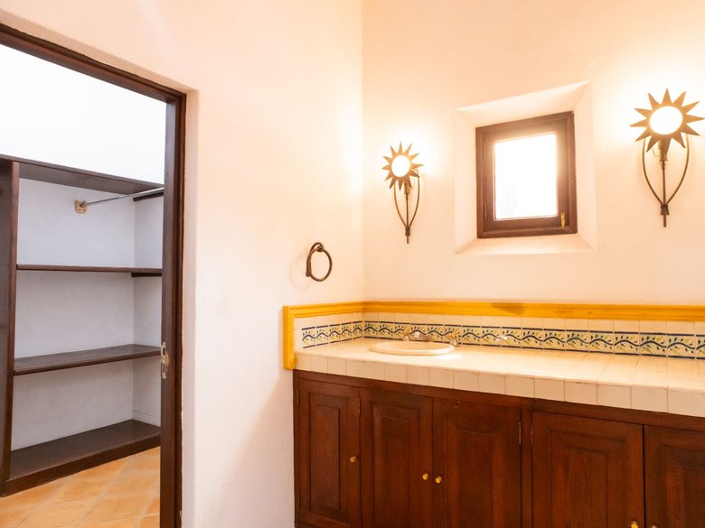 La Casona de los Cinco Patios — 36 photos