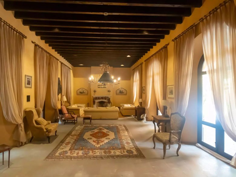 La Casona de los Cinco Patios — 1 photos