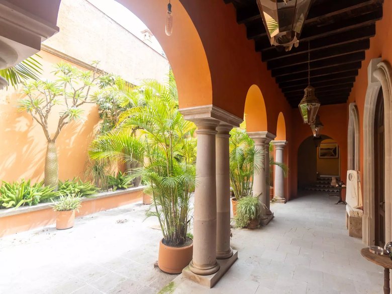 La Casona de los Cinco Patios — 17 photos