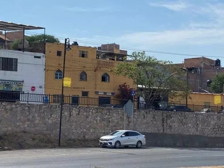 Edificio Comercial Olimpo 21 — 2 photos
