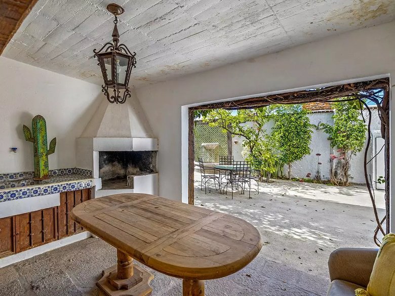 Casa M — 9 photos