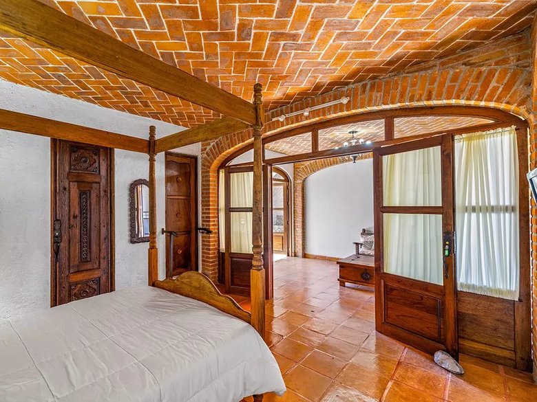 Casa M — 16 photos