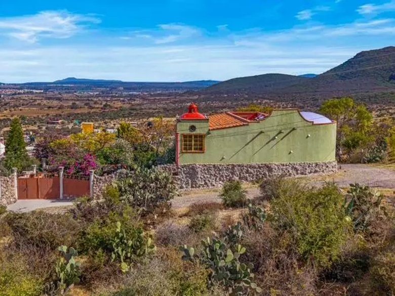 Casa Milton — 5 photos