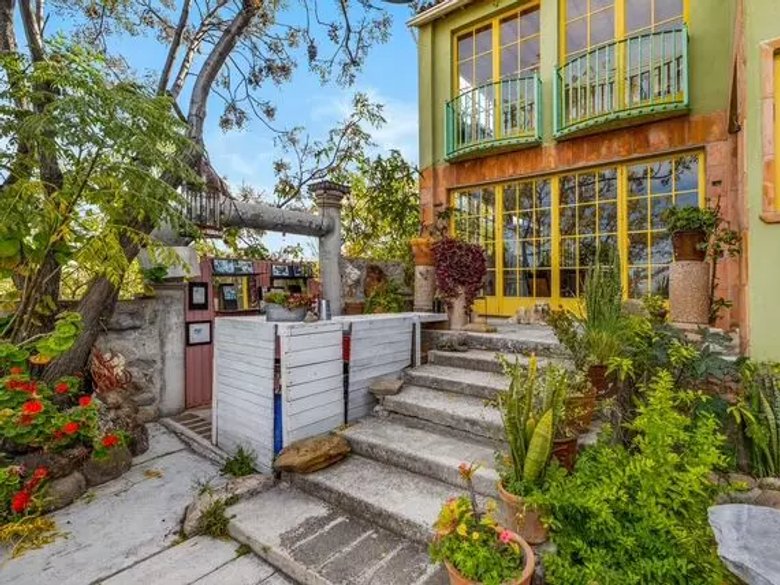 Casa Milton — 8 photos