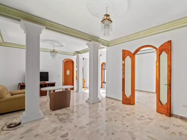 CASA ROMANA — 30 photos