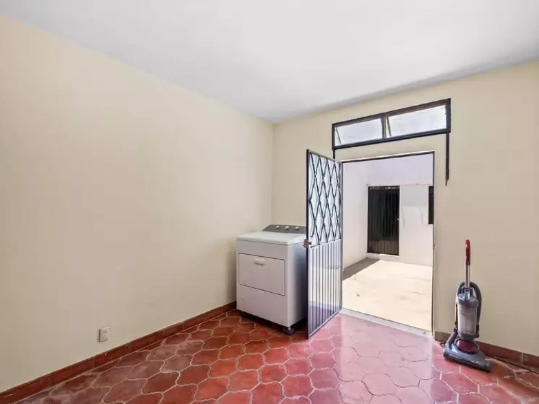 CASA ROMANA — 11 photos