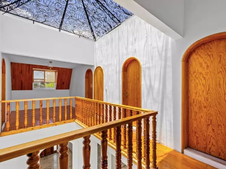CASA ROMANA — 24 photos