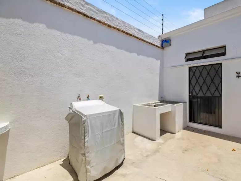 CASA ROMANA — 12 photos