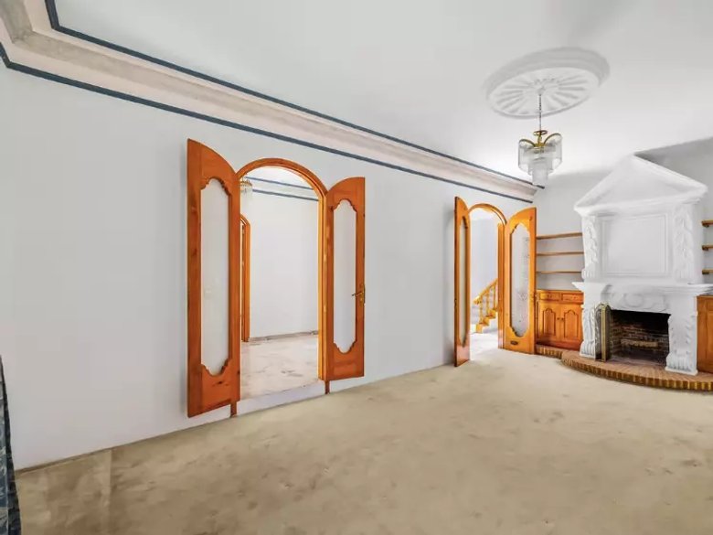 CASA ROMANA — 5 photos