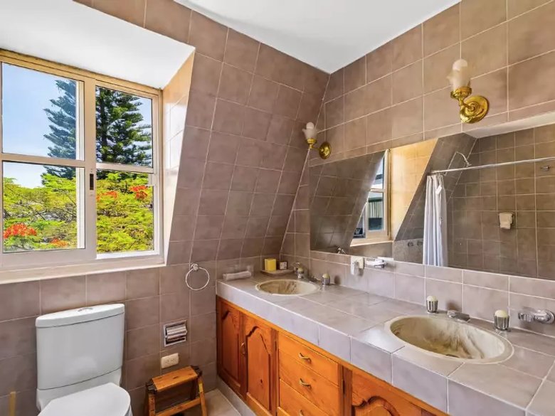 CASA ROMANA — 20 photos