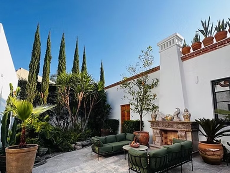 Breathtaking Casa Blanca — 24 photos