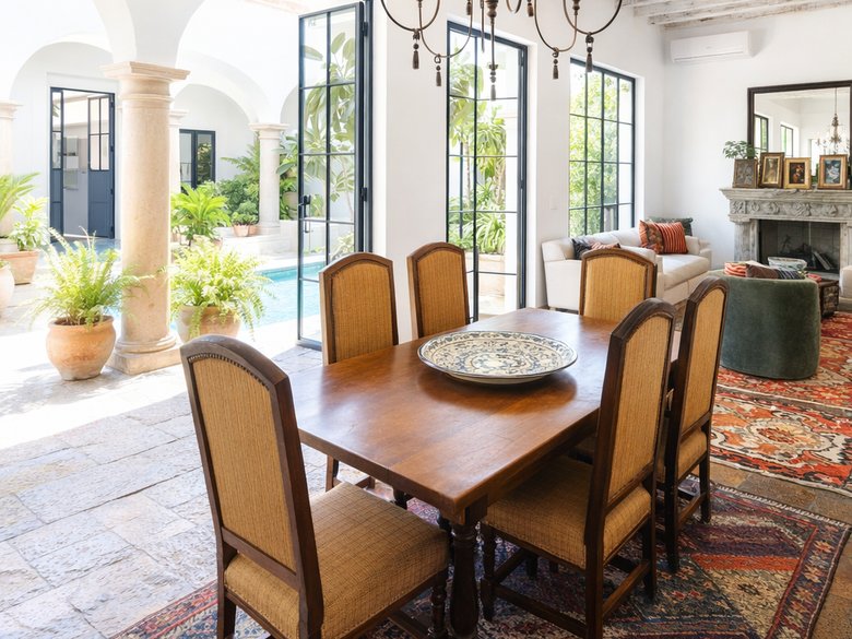 Breathtaking Casa Blanca — 2 photos