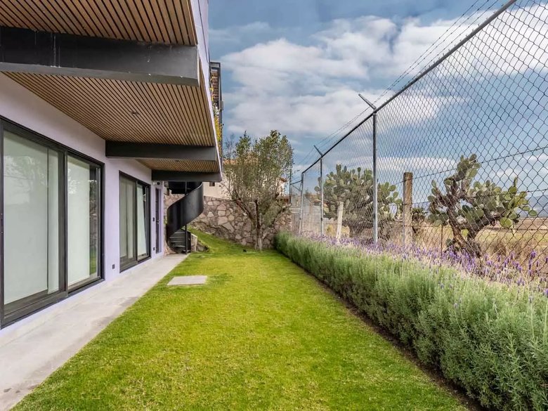 Casa Aurea — 14 photos
