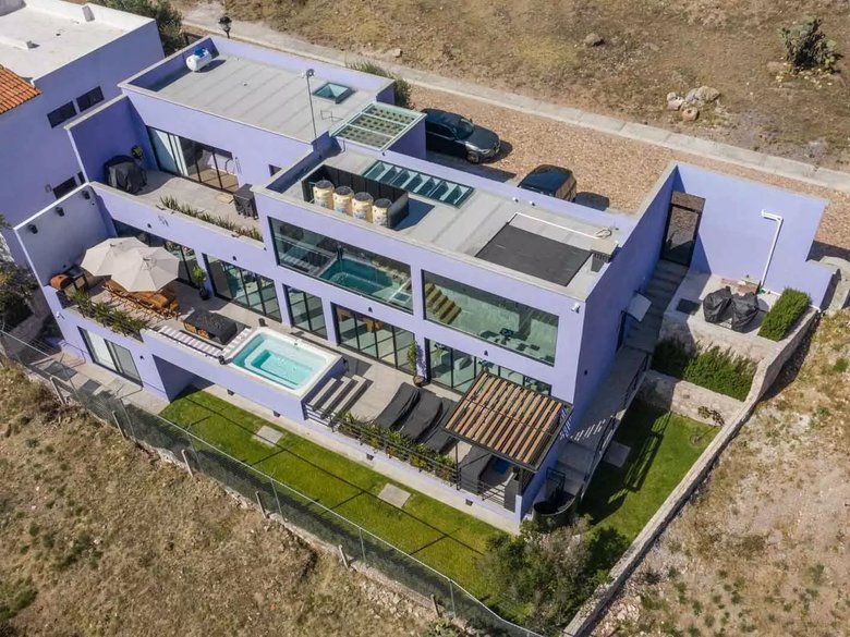 Casa Aurea — 16 photos