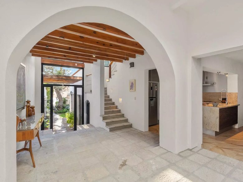 Casa Dos Monos — 2 photos