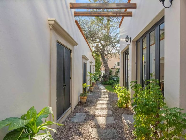 Casa Dos Monos — 3 photos