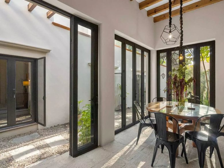 Casa Dos Monos — 10 photos