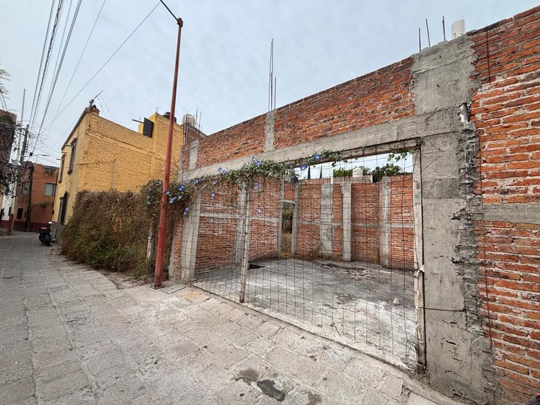 San Rafael Lot — 7 photos
