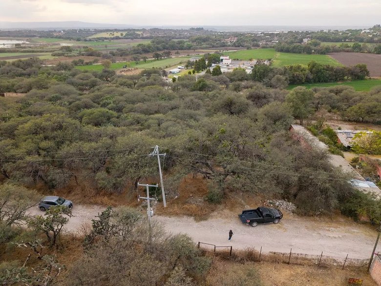 Lote Pedro Paramo 26 — 2 photos