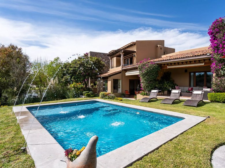 Casa del Lago — 10 photos