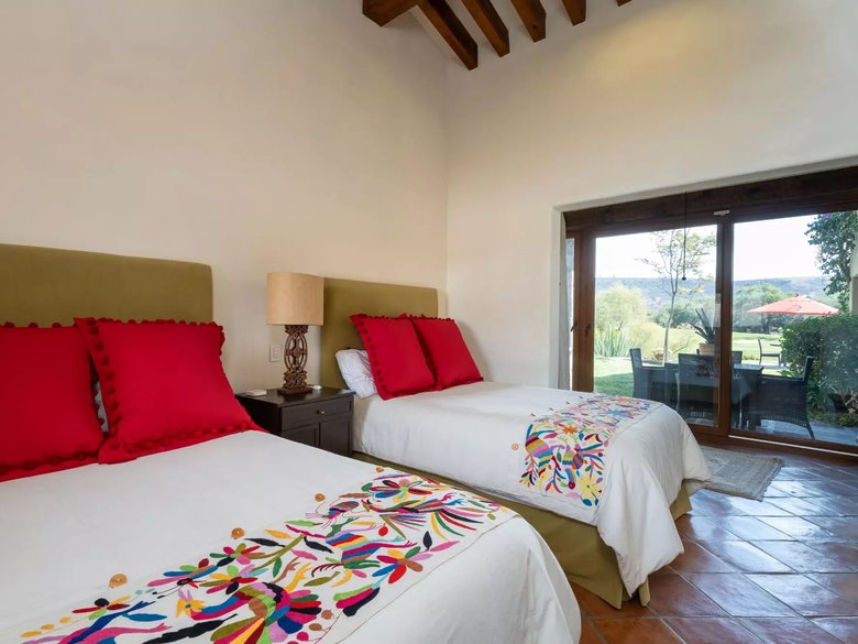 Casa del Lago — 16 photos