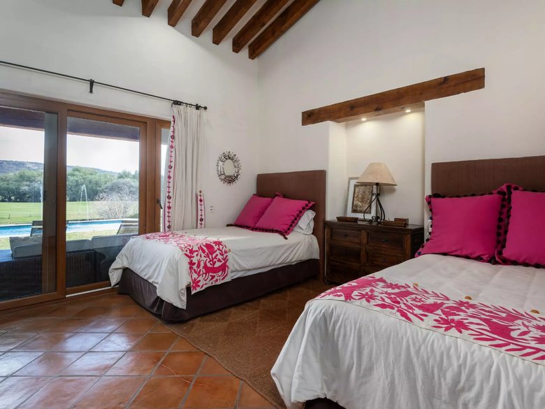 Casa del Lago — 18 photos
