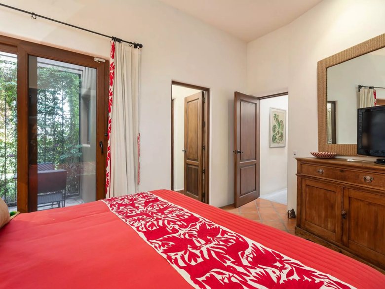 Casa del Lago — 17 photos