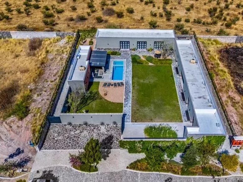 Casa Tres Olivos — 19 photos