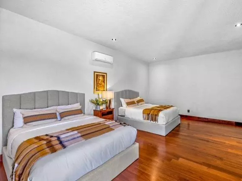 Casa Tres Olivos — 17 photos
