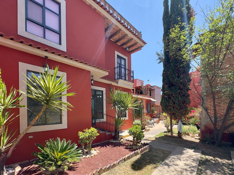 Casa Colorada — 2 photos