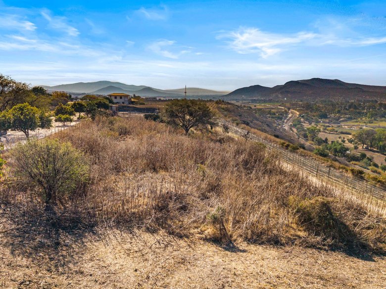 Vinedo San Miguel - Premium Lot — 12 photos