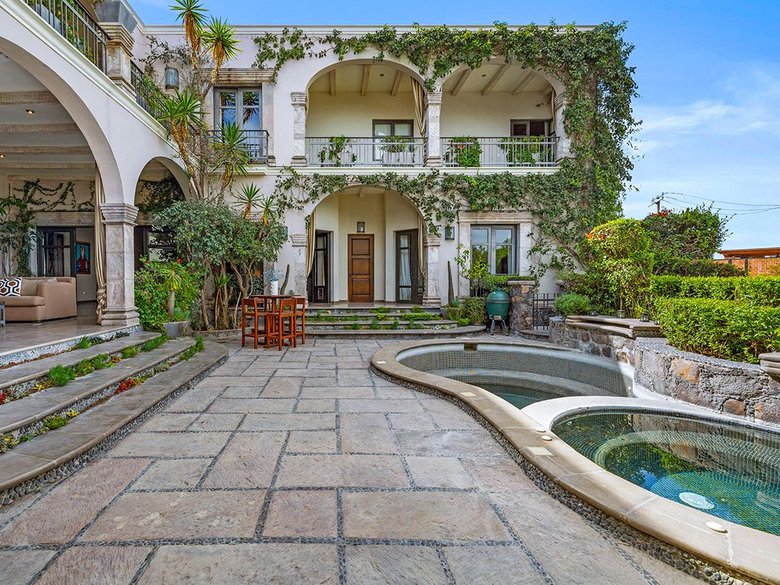 Casa Key He — 3 photos