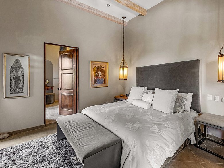 Casa Key He — 11 photos
