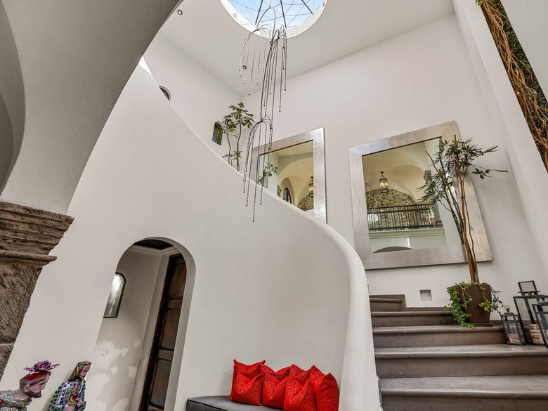 Casa Key He — 14 photos