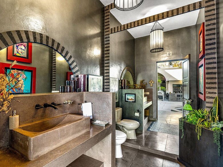 Casa Key He — 9 photos