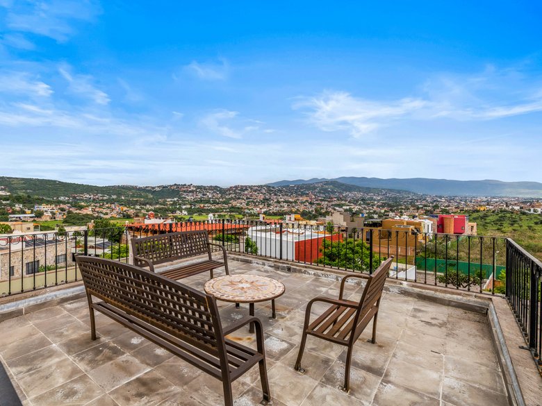 Casa Green — 36 photos