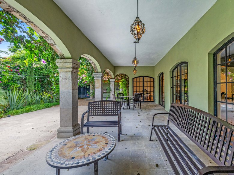 Casa Green — 38 photos