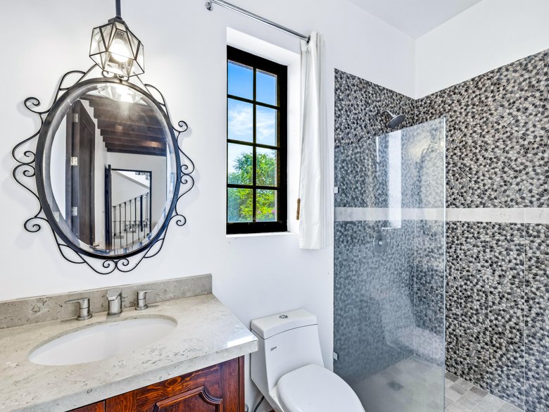 Casa Green — 24 photos