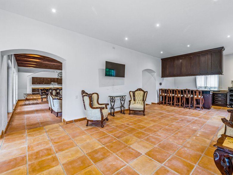Casa Green — 8 photos