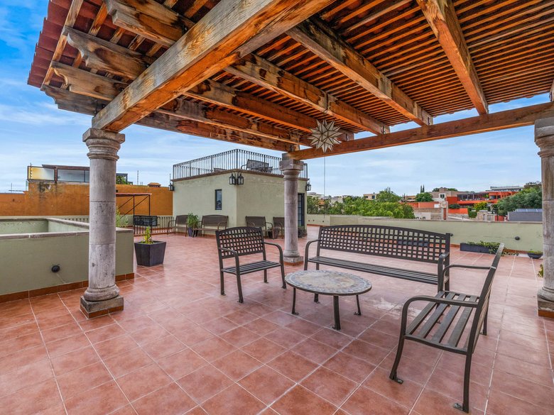Casa Green — 35 photos