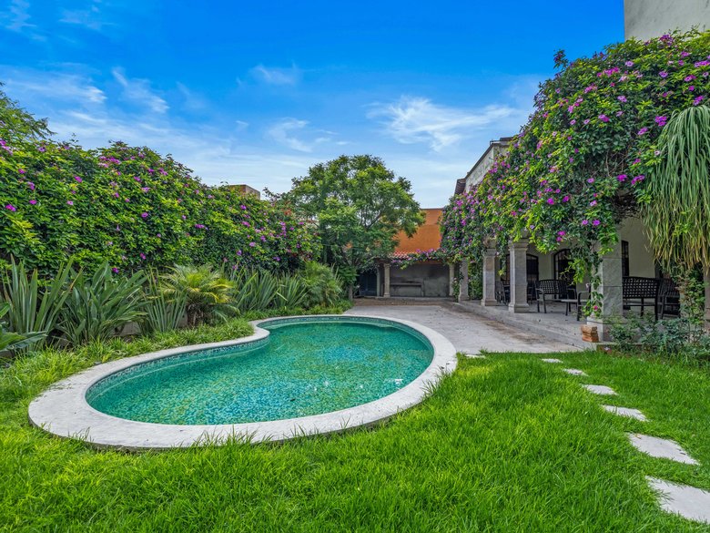 Casa Green — 40 photos