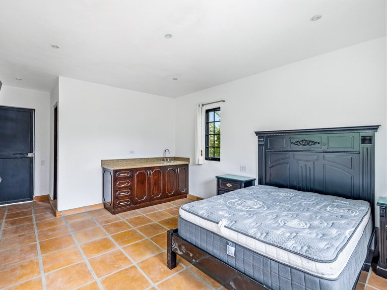 Casa Green — 44 photos