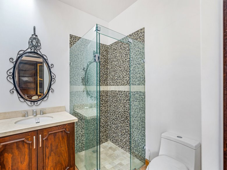 Casa Green — 18 photos