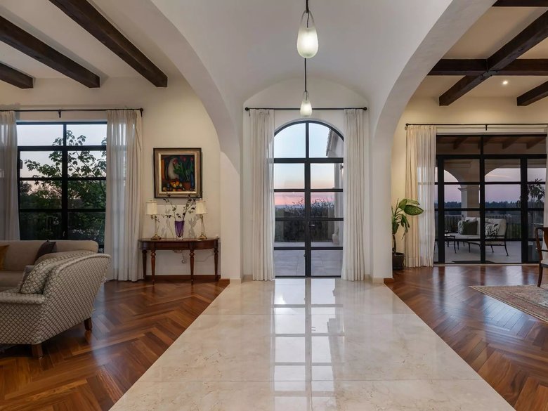 Casa Altamira — 7 photos