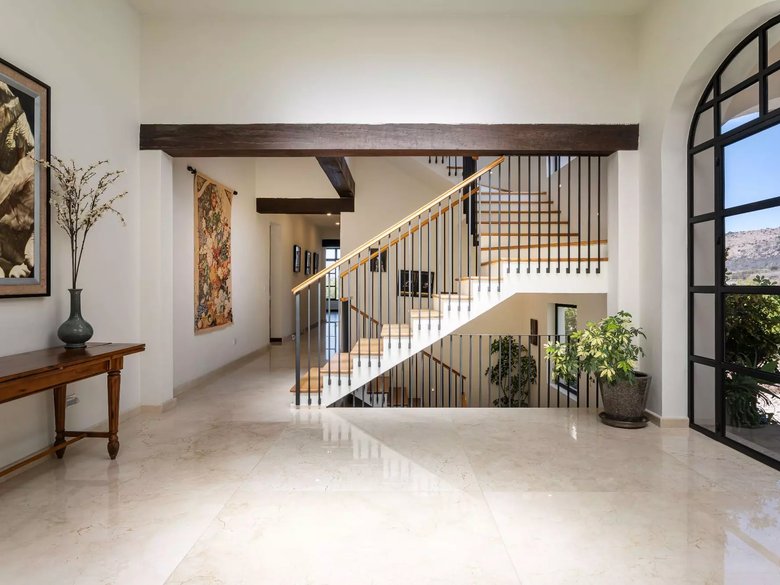 Casa Altamira — 6 photos
