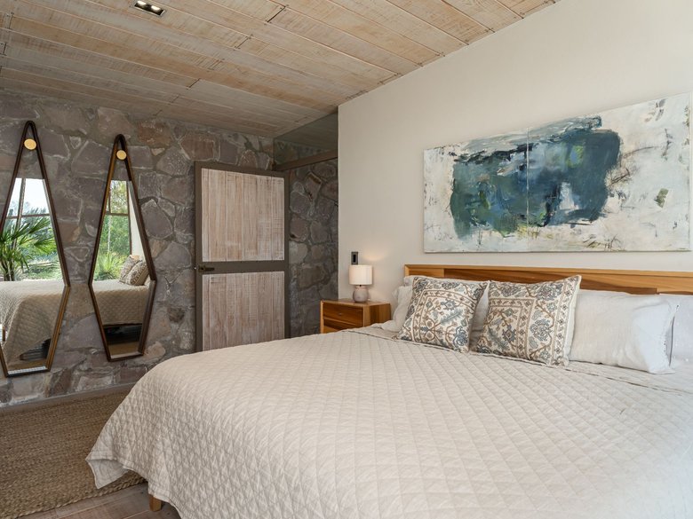 Modern Country Retreat — 18 photos