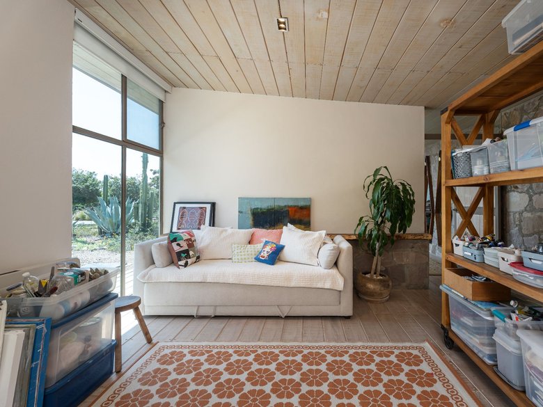 Modern Country Retreat — 13 photos