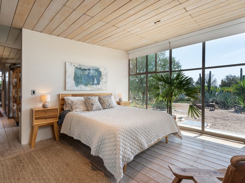 Modern Country Retreat — 16 photos