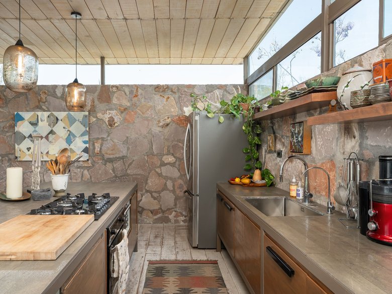 Modern Country Retreat — 8 photos