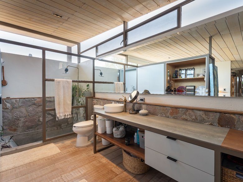 Modern Country Retreat — 17 photos